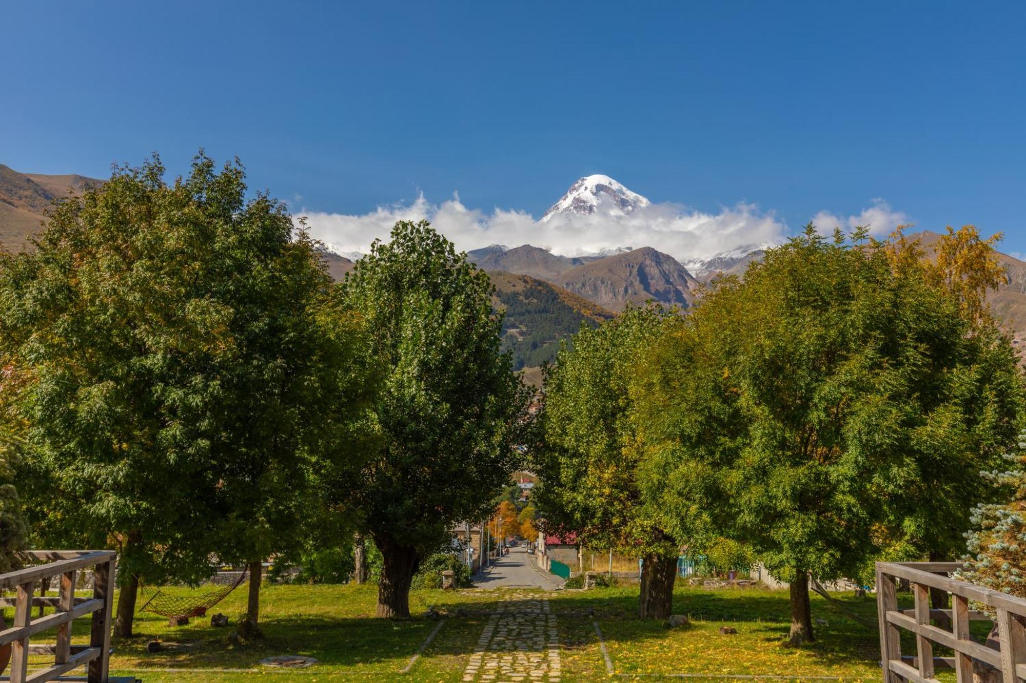 Hotel Intourist Kazbegi Exterior foto