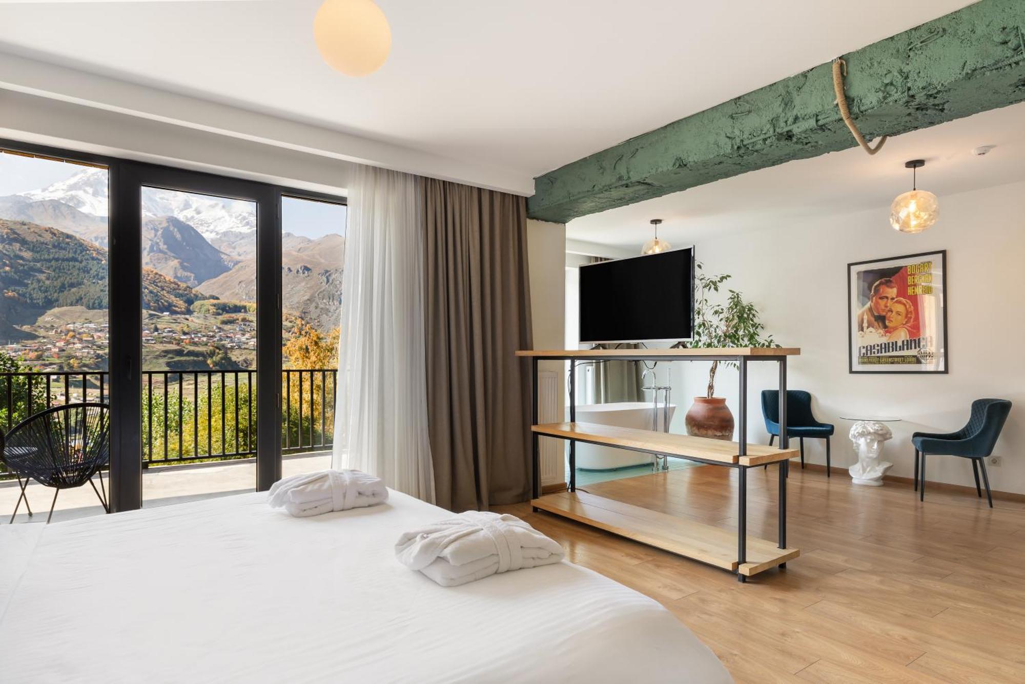 Hotel Intourist Kazbegi Exterior foto